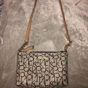 CALVIN KLEIN CROSS BODY BAG (BRAND NEW ORIGINAL)